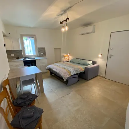 La Tana Della Volpe E L'uva La Morra